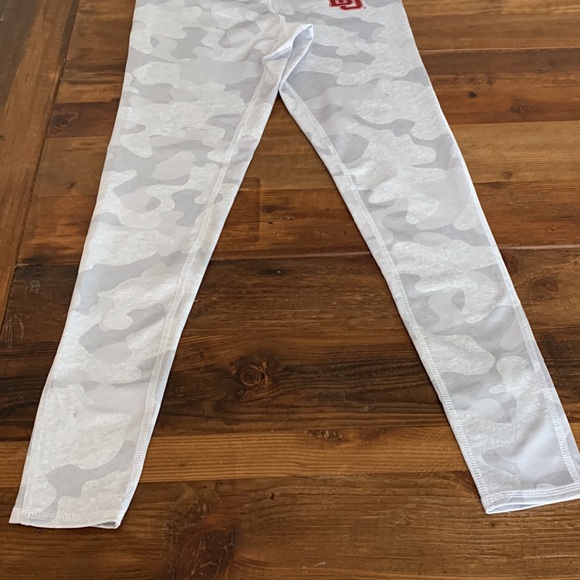 NWOT University of Denver Camo Sports Leggings - Picture 3 of 10